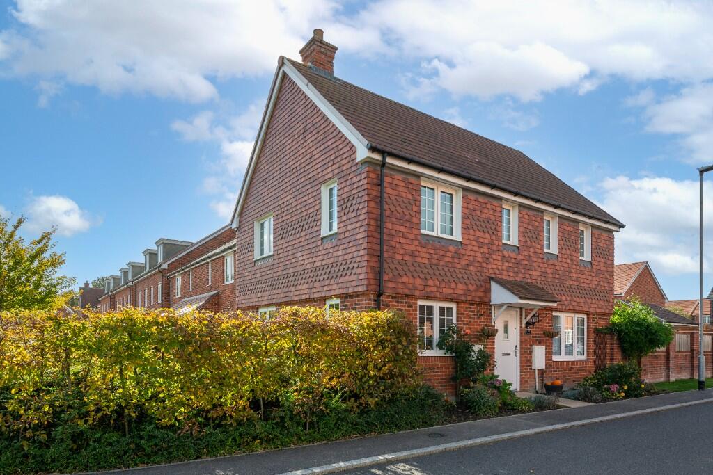 Main image of property: Crawley, RH10 