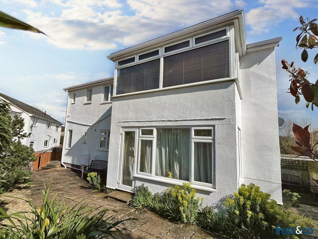 2 bedroom apartment for sale in Daylesford Close, Whitecliff, Poole, Dorset, BH14