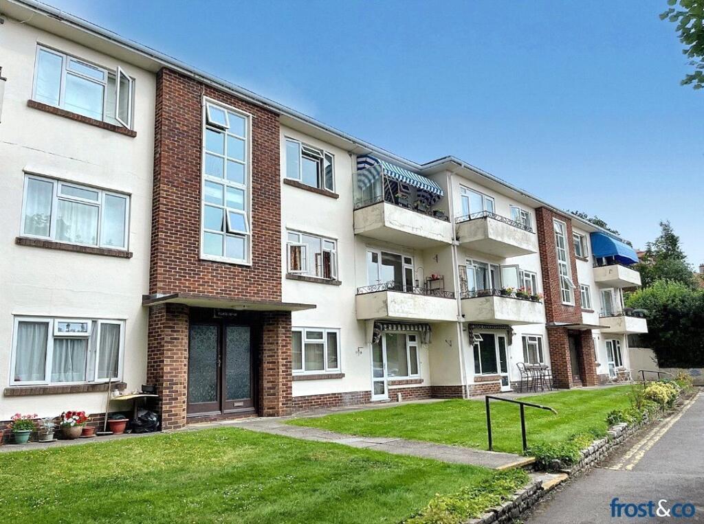 Main image of property: Bournemouth Road, Lower Parkstone, Poole, Dorset, BH14