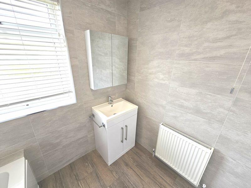 Additional property image - Kelston Grove, Hanham, Bristol
