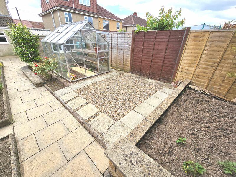 Additional property image - Kelston Grove, Hanham, Bristol