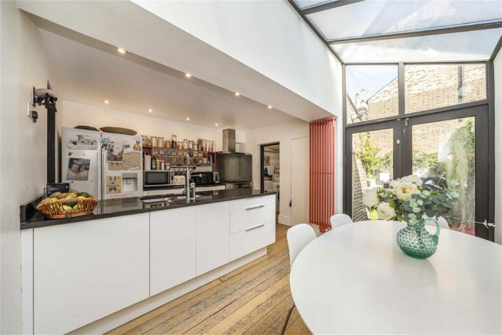 Main image of property: Fifth Avenue, London