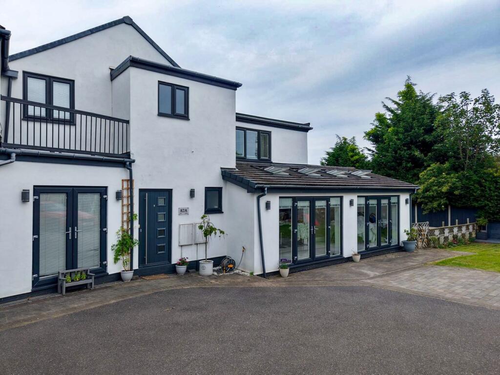 Main image of property: Loscoe Road, Heanor, DE75