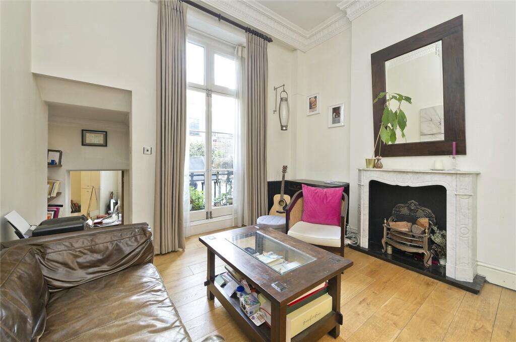 1 bedroom apartment for sale in Gloucester Terrace, London, W2