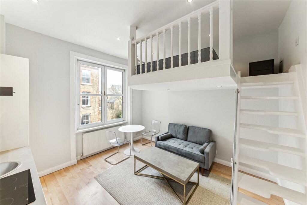Studio apartment for rent in Palace Court, London, W2