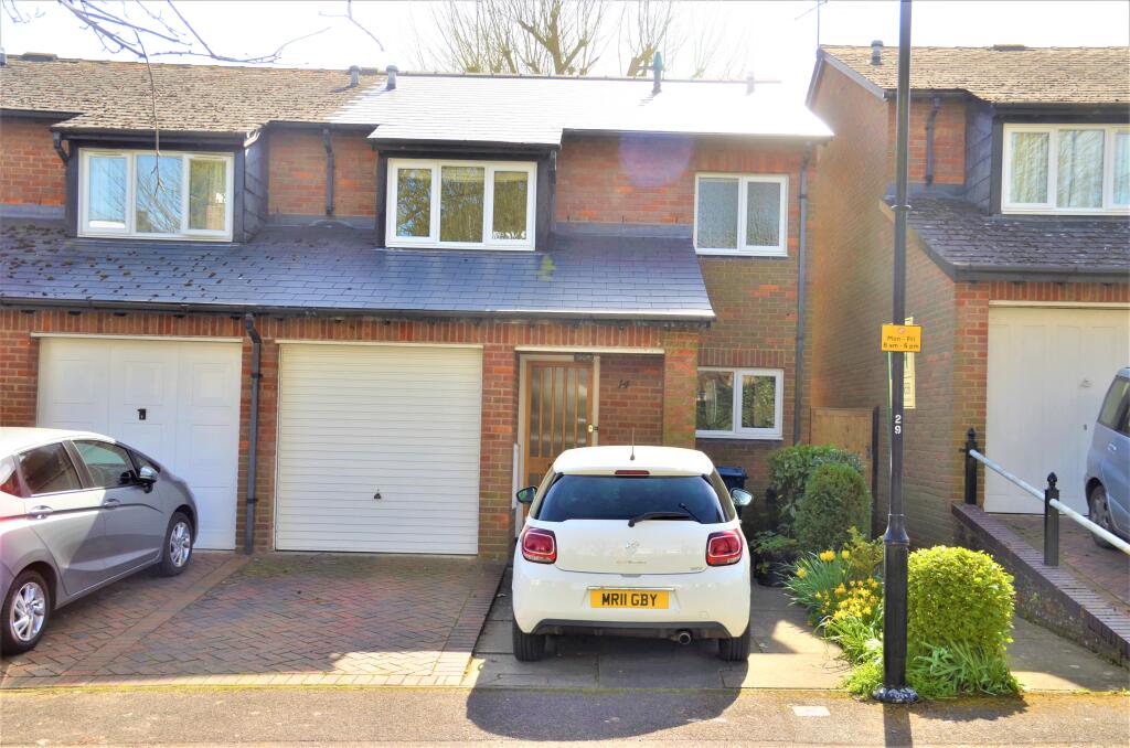Main image of property: Walnut Close, Great Missenden, Buckinghamshire, HP16