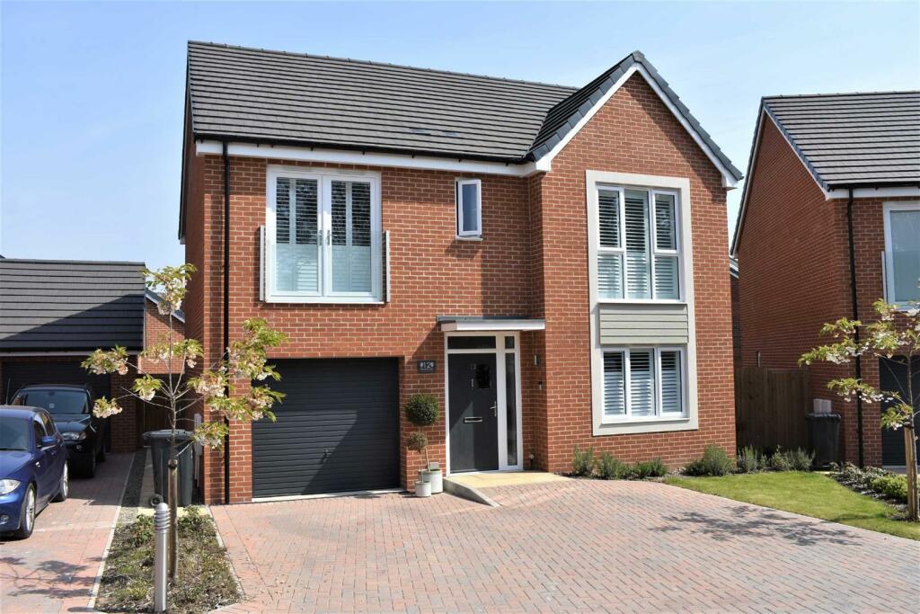 4 bedroom detached house for sale in Romney Way, Whittington, WR5