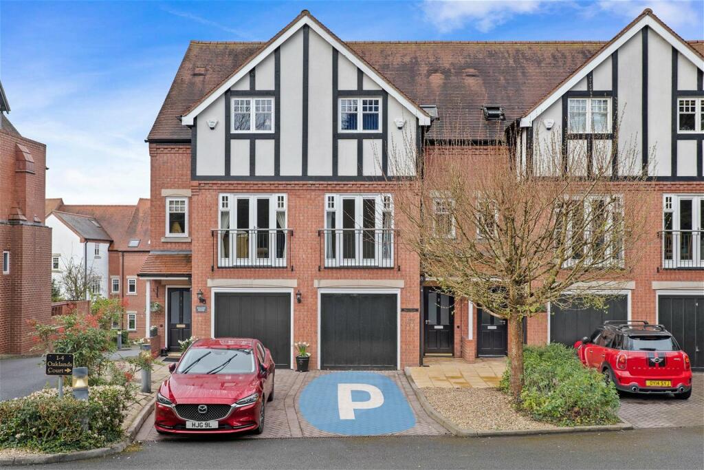 3 bedroom town house for sale in Battenhall Road, Worcester, WR5