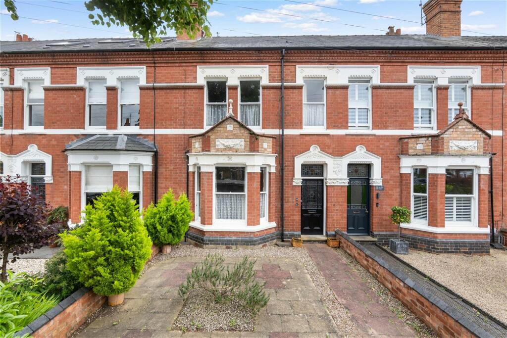 4 bedroom terraced house for sale in Park Avenue, Barbourne, Worcester, WR3