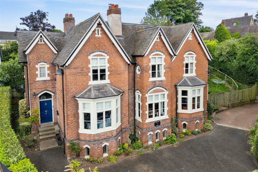 6 bedroom detached house for sale in Bromyard Road, Tenbury Wells, WR15