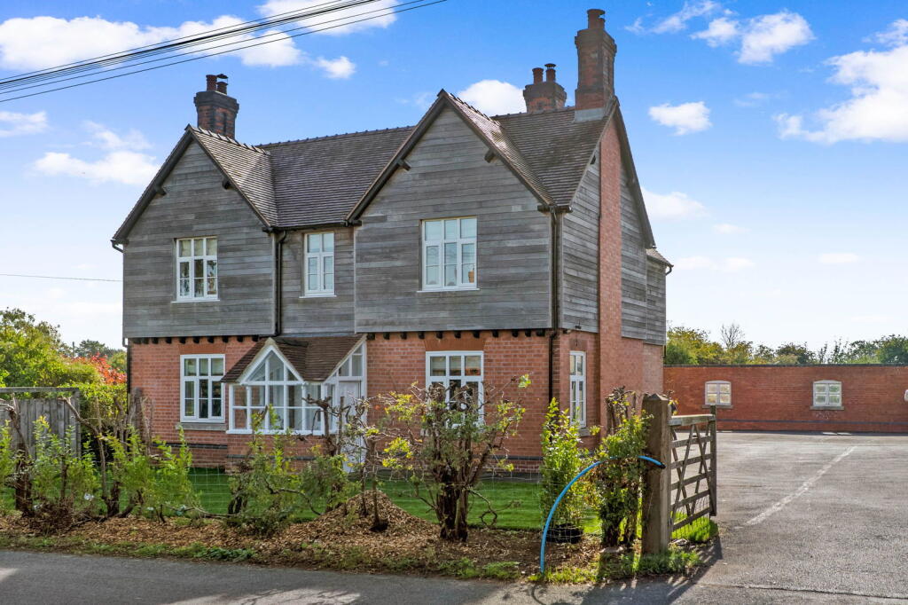 Main image of property: 16 Kinnersley, Severn Stoke, Worcestershire. WR8 9JR