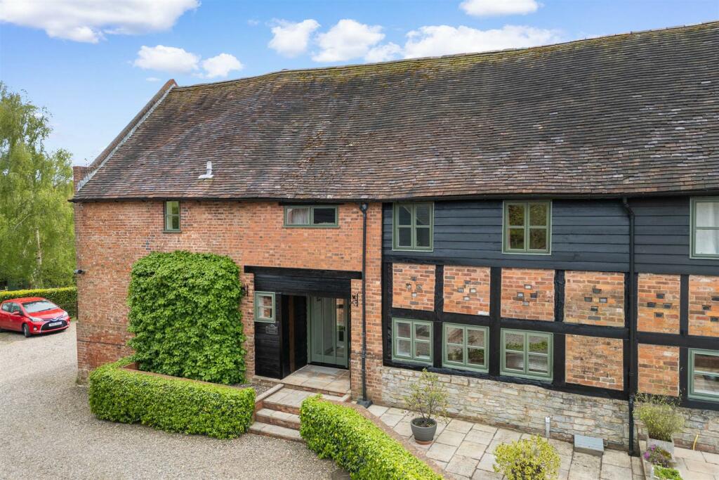 5 bedroom semi-detached house for sale in Middle Battenhall Farm, Upper Battenhall, Worcester, WR7