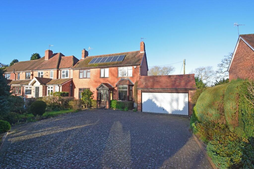 3 bedroom detached house for sale in Newlyn, Worcester Road, Wychbold