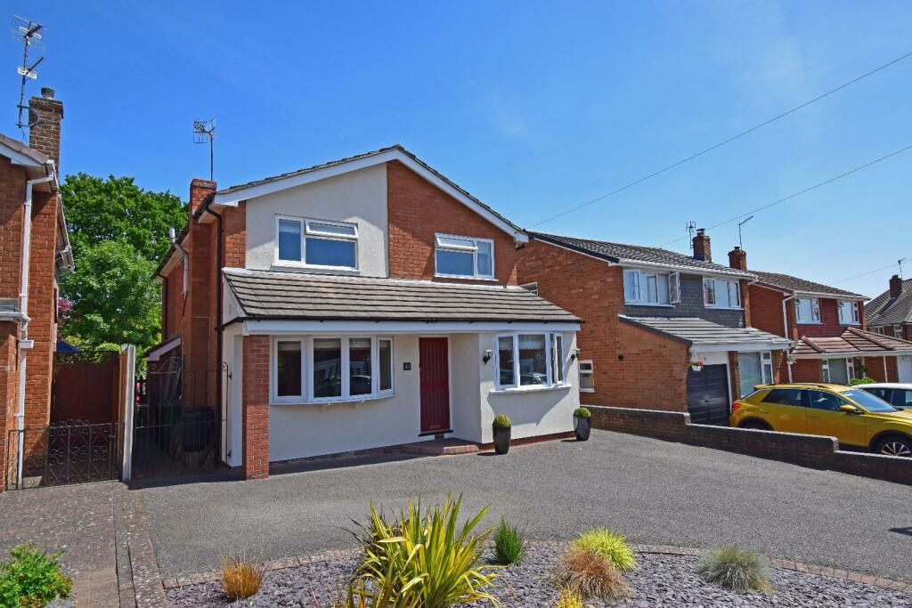 4 bedroom detached house for sale in 50 Elm Grove, Norton, Bromsgrove
