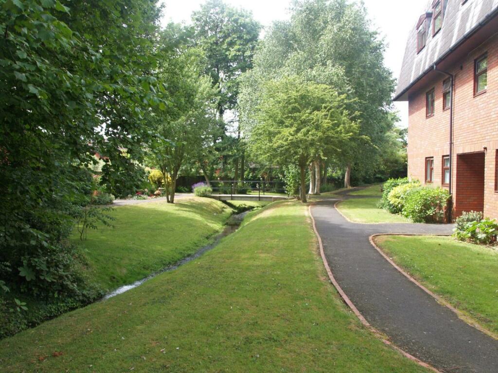Additional property image - 29 St James Court, 30 The Strand, Bromsgrove, Worcestershire, B61 8AB