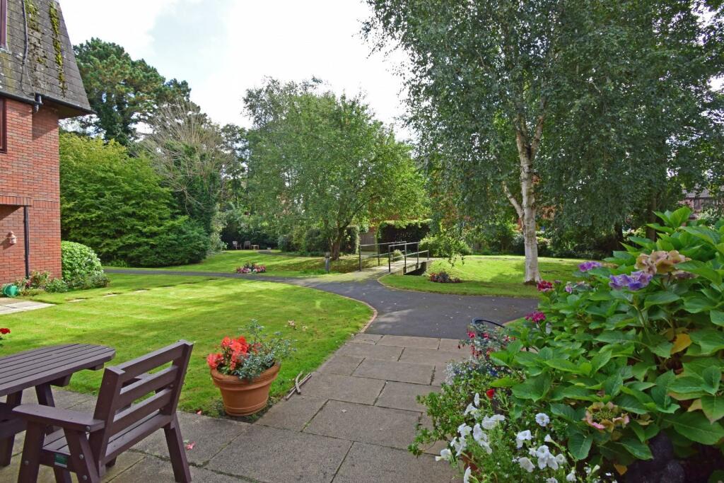 Additional property image - 29 St James Court, 30 The Strand, Bromsgrove, Worcestershire, B61 8AB