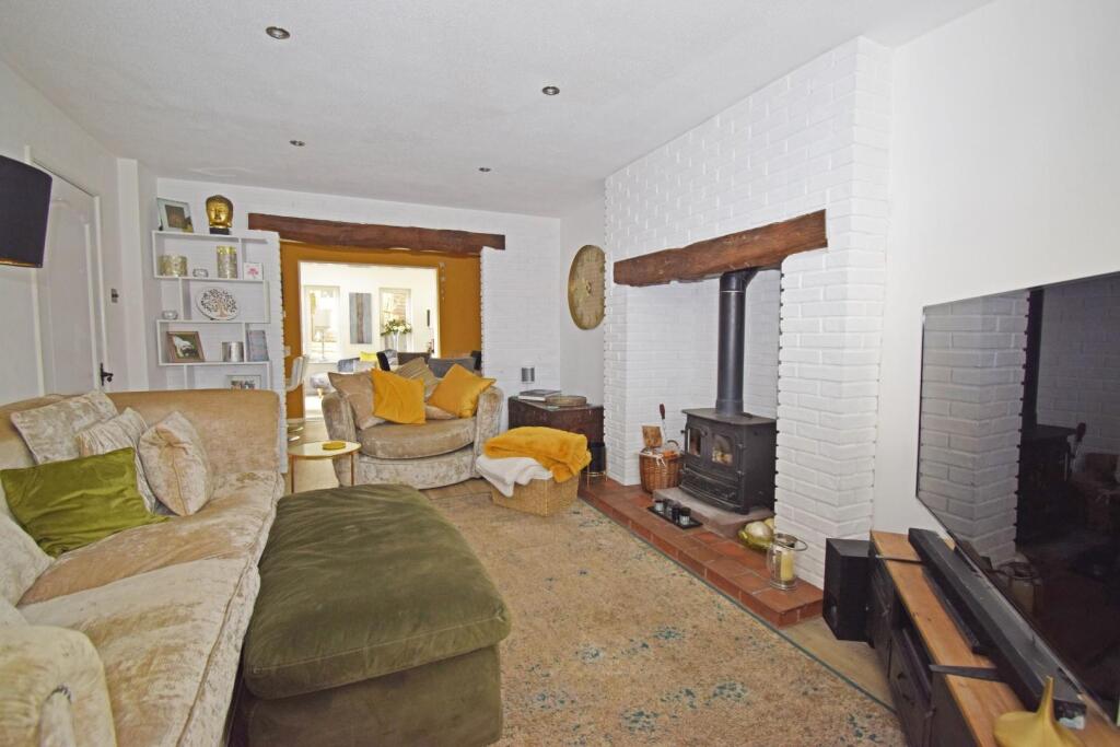 Additional property image - 1 Farrier Close, Stoke Heath, Bromsgrove, Worcestershire, B60 3PQ