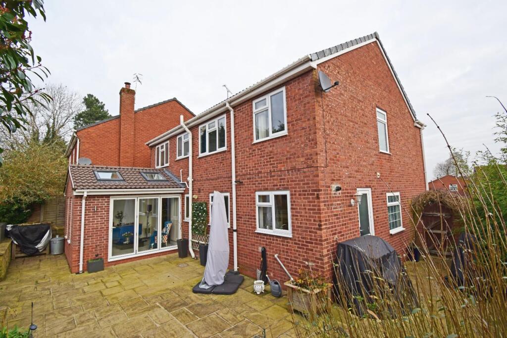 Additional property image - 1 Farrier Close, Stoke Heath, Bromsgrove, Worcestershire, B60 3PQ