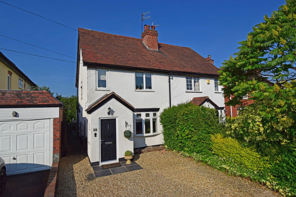 Main image of property: 18 Stourbridge Road, Fairfield, Worcestershire, B61 9LS