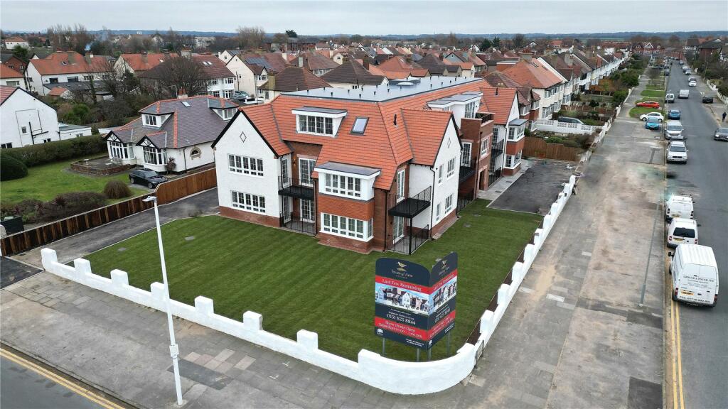 2 bedroom apartment for sale in Hoyle Road, Wirral, Merseyside, CH47