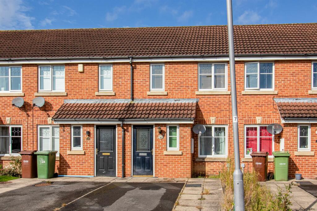 2 bedroom town house for sale in Gleneagles Court, Normanton, WF6