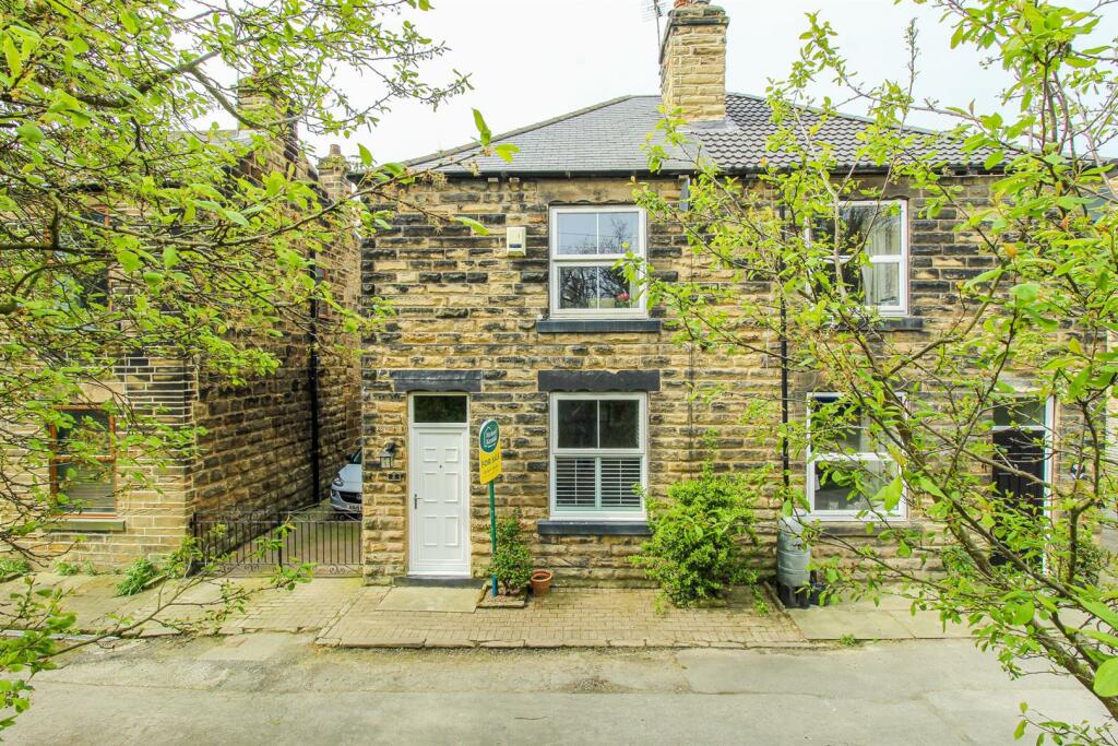 2 bedroom semidetached house for sale in Quarry View, Ackworth