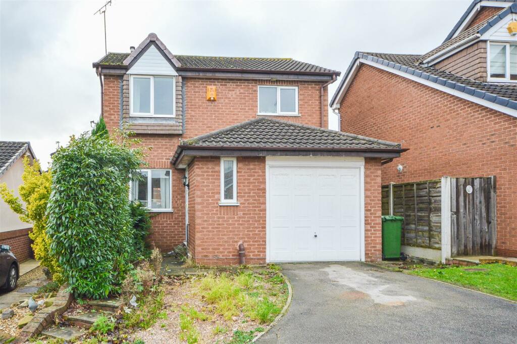 3 bedroom detached house for sale in Langdale Drive, Altofts, Normanton