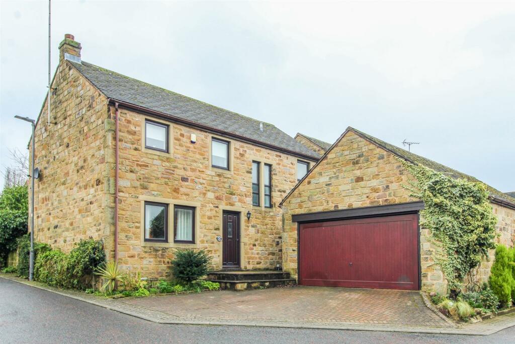 5 bedroom detached house for sale in High Farm Meadow, Badsworth