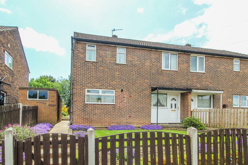 3 bedroom semidetached house for sale in Cypress Road, Normanton, WF6