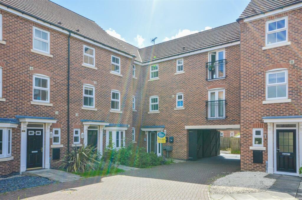 1 bedroom apartment for sale in Conisborough Way, Hemsworth, Pontefract