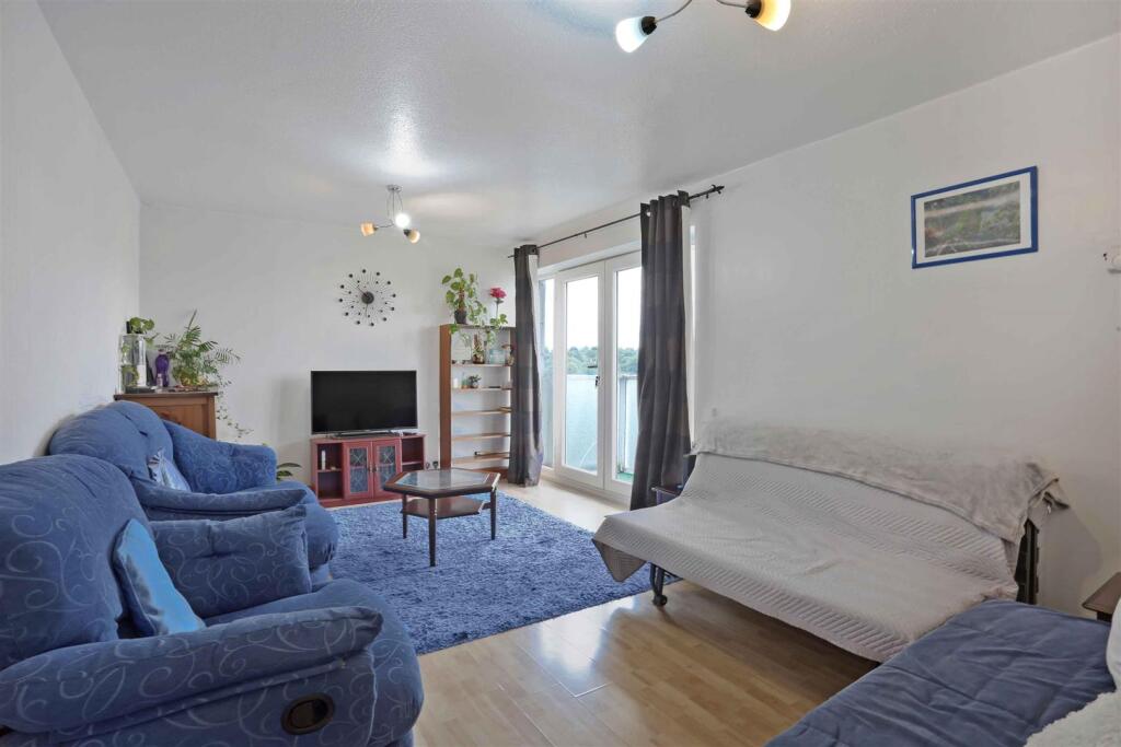 2 bedroom flat