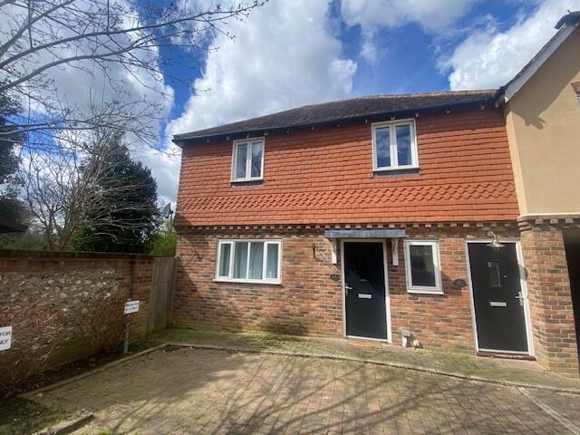2 bedroom house for rent in Gibsons Place, Eynsford DA4