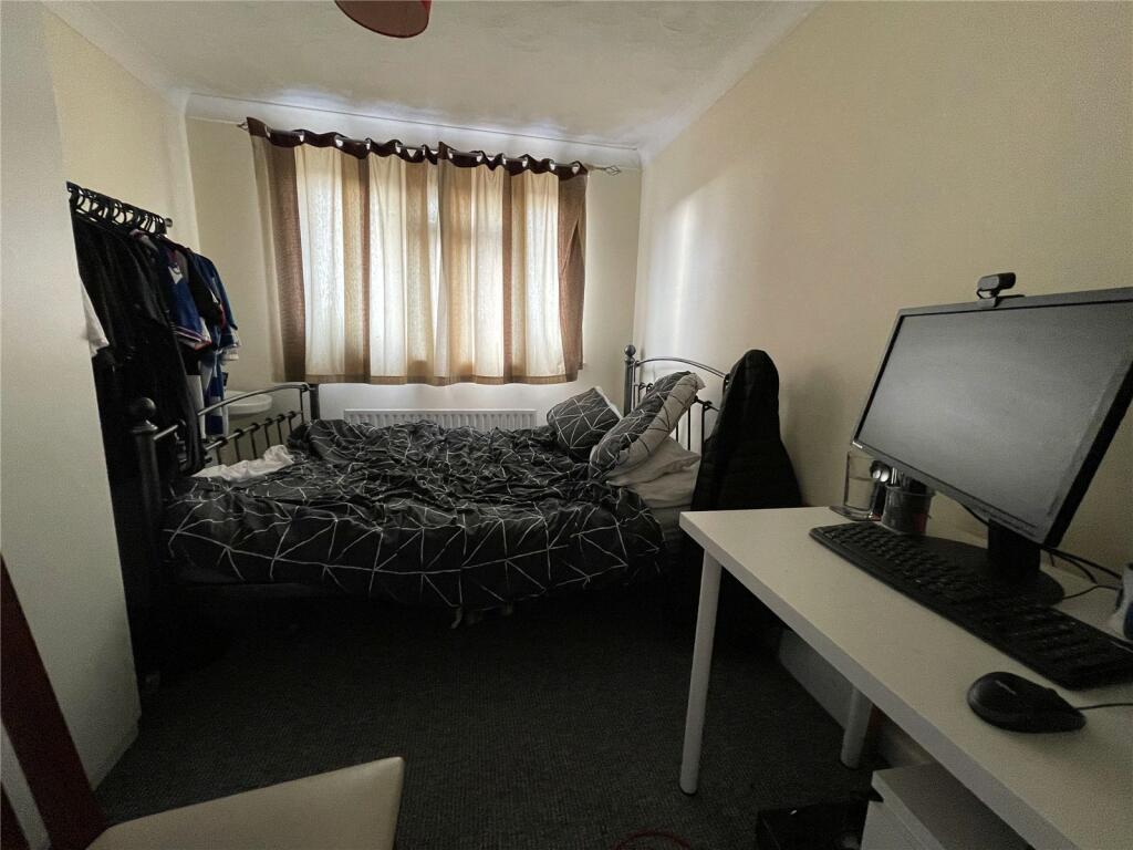 Additional property image - Cull Close, Poole, BH12