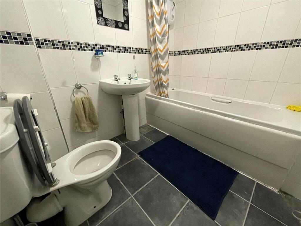 Additional property image - Cull Close, Poole, BH12