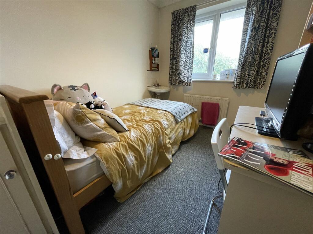 Additional property image - Cull Close, Poole, BH12