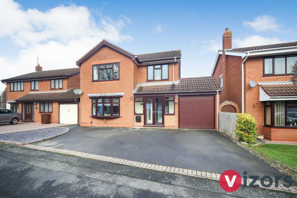 4 bedroom detached house for sale in Shirehampton Close, heath, Redditch, B97