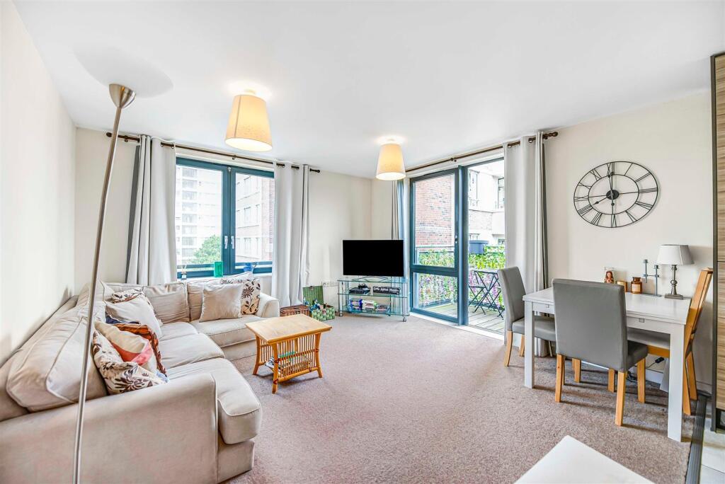 Main image of property: Pooles Park, Finsbury Park