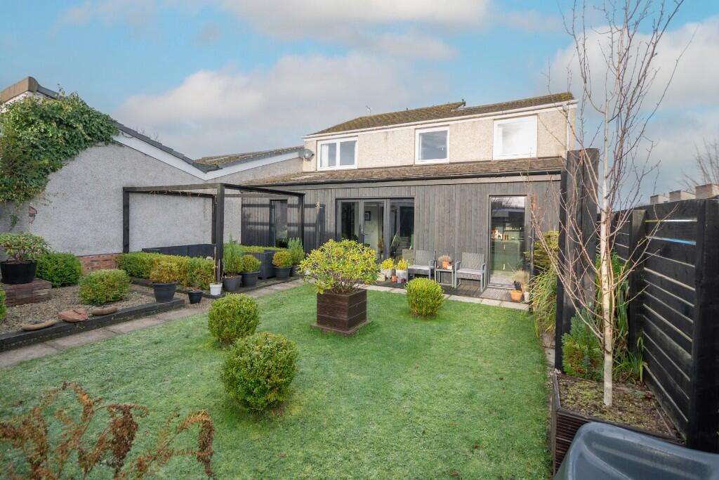 Main image of property: 1 Meadow View, Cumbernauld, G67