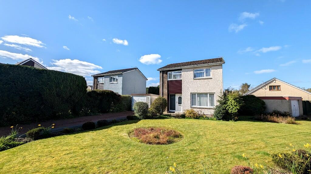 3 bedroom detached house for sale in Scott Drive, Greenfaulds