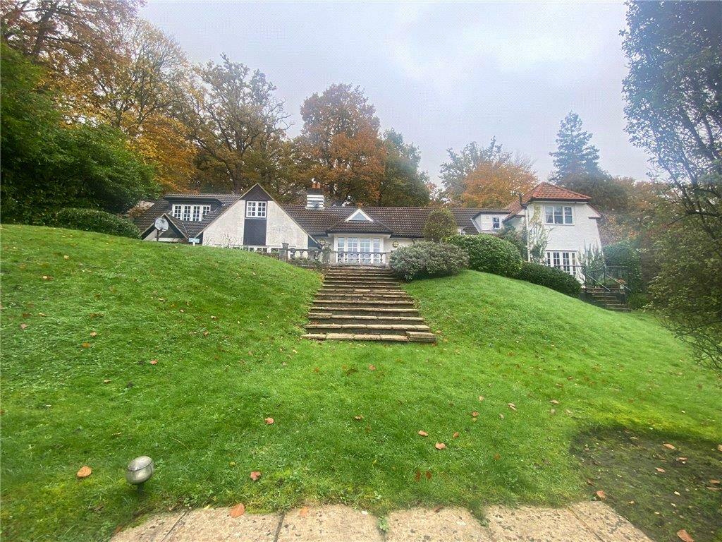 6 bedroom detached house for sale in Hook Heath Road, Woking, Surrey, GU22
