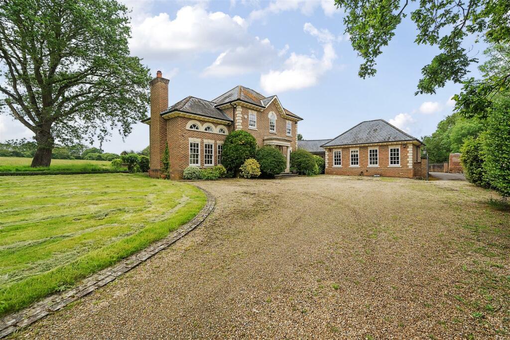 3 bedroom house for sale in Halebourne Lane, Chobham, Woking, GU24