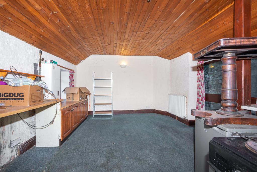 5 bedroom semidetached house for sale in Pen Y Bryn Road