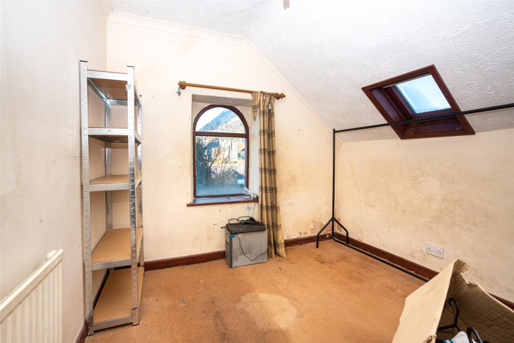 5 bedroom semidetached house for sale in Pen Y Bryn Road