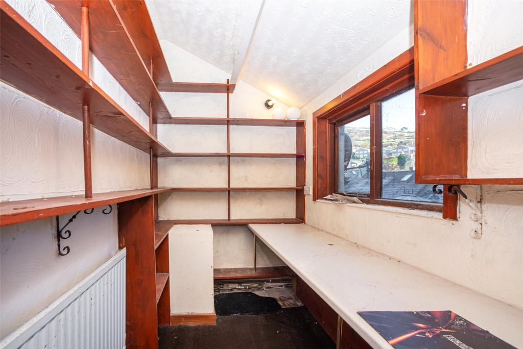 5 bedroom semidetached house for sale in Pen Y Bryn Road