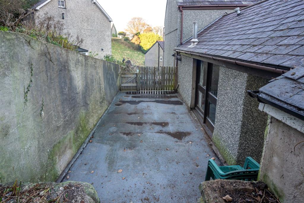 5 bedroom semidetached house for sale in Pen Y Bryn Road