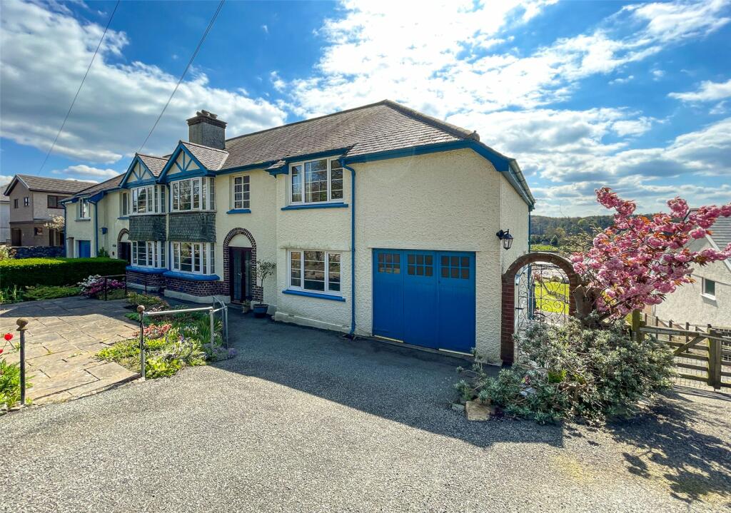 4 bedroom semidetached house for sale in Holyhead Road, Menai Bridge