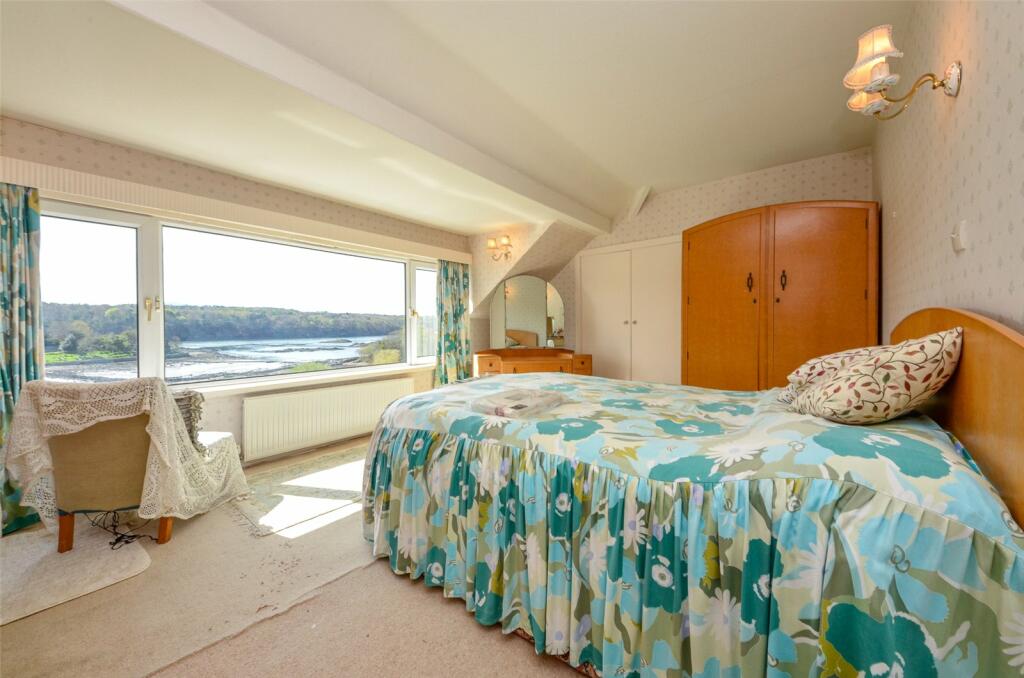 4 bedroom semidetached house for sale in Holyhead Road, Menai Bridge