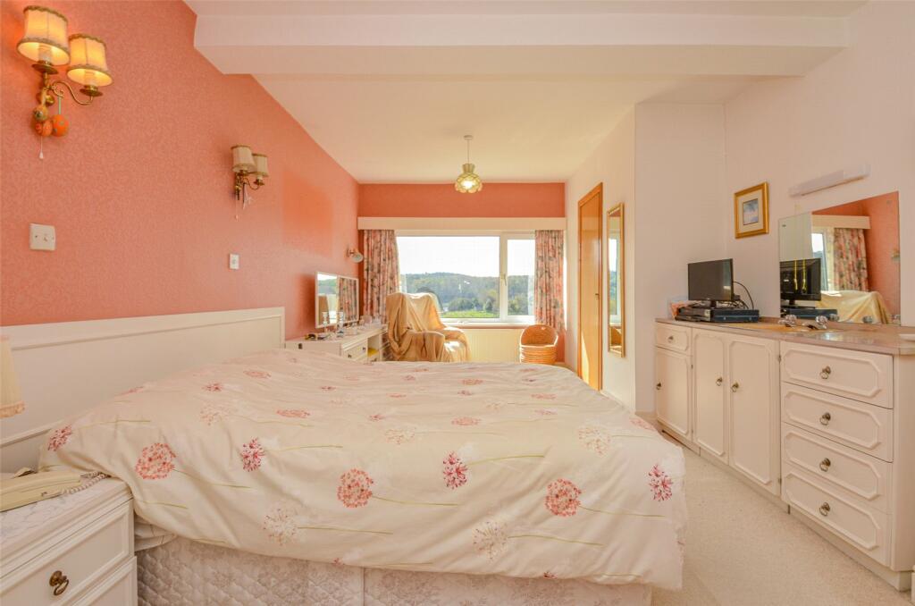 4 bedroom semidetached house for sale in Holyhead Road, Menai Bridge