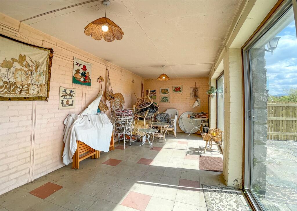 4 bedroom semidetached house for sale in Holyhead Road, Menai Bridge