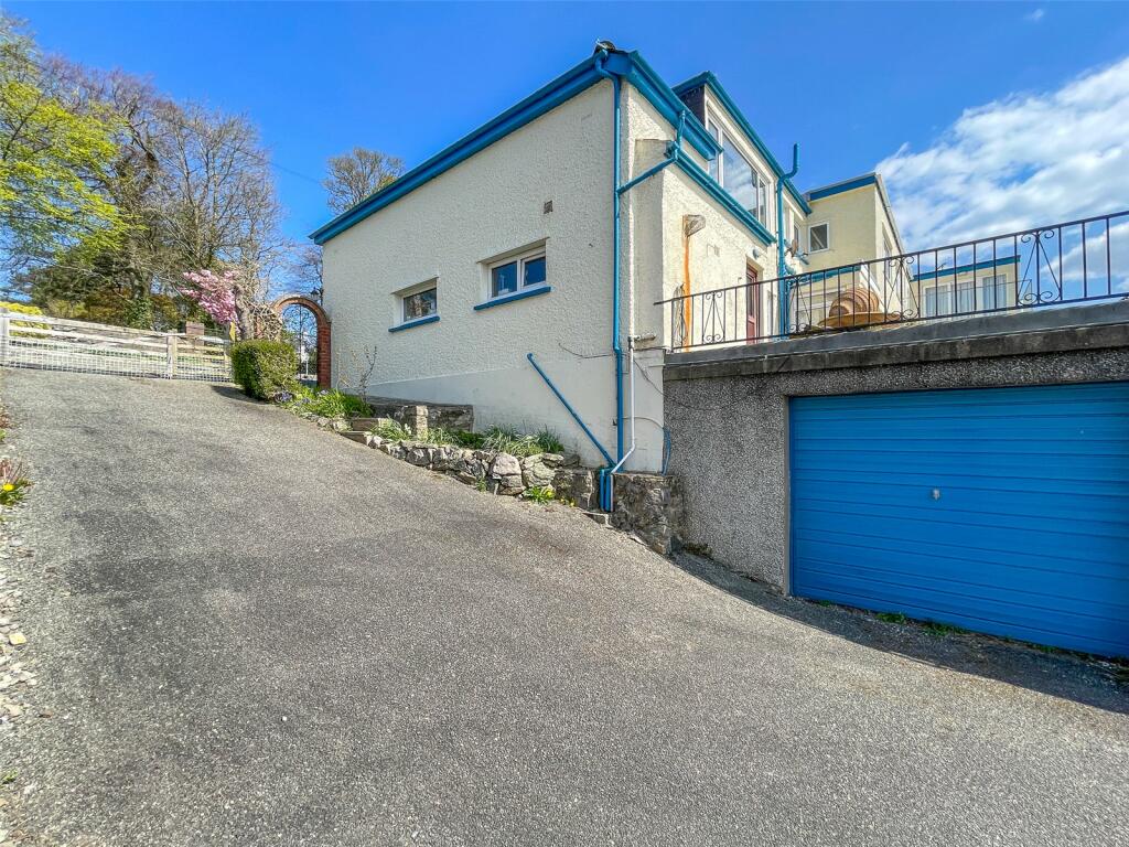 4 bedroom semidetached house for sale in Holyhead Road, Menai Bridge